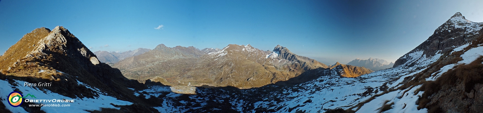 72 panoramica verso i monti dei  Laghi Gemelli....jpg